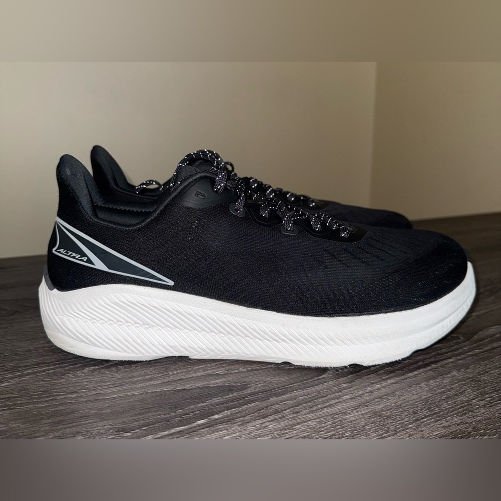Altra Experience Form road running shoes Men size 10.5